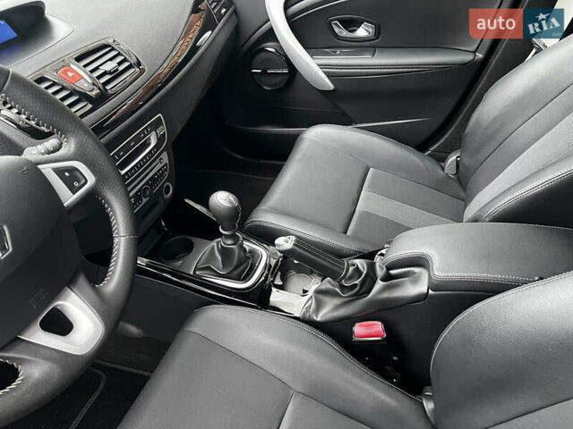 Синий Рено Меган, объемом двигателя 1.4 л и пробегом 238 тыс. км за 6999 $, фото 51 на Automoto.ua