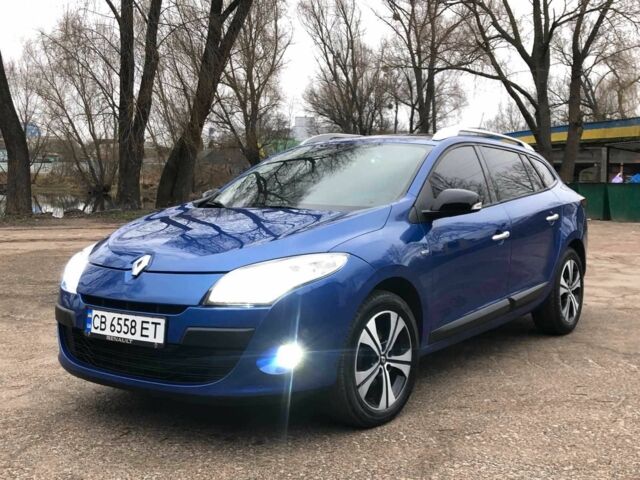 Синий Рено Меган, объемом двигателя 1.5 л и пробегом 340 тыс. км за 7800 $, фото 11 на Automoto.ua