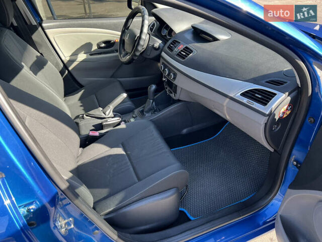 Синий Рено Меган, объемом двигателя 1.6 л и пробегом 218 тыс. км за 6800 $, фото 7 на Automoto.ua