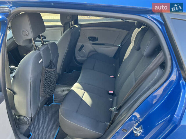 Синий Рено Меган, объемом двигателя 1.6 л и пробегом 218 тыс. км за 6800 $, фото 11 на Automoto.ua