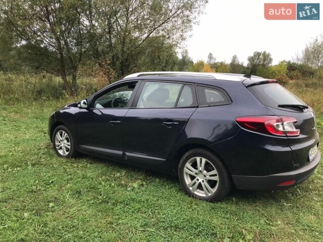 Синий Рено Меган, объемом двигателя 1.5 л и пробегом 300 тыс. км за 5600 $, фото 7 на Automoto.ua