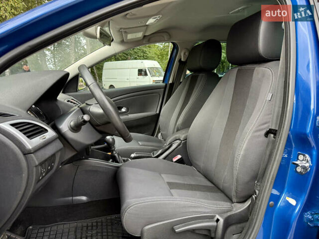 Синий Рено Меган, объемом двигателя 1.5 л и пробегом 252 тыс. км за 7800 $, фото 31 на Automoto.ua