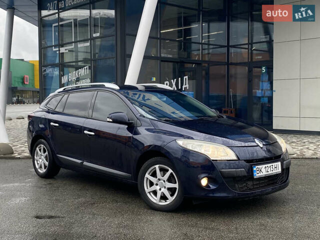 Рено Меган 2011 в Киеве на Automoto.ua Синий Рено Меган, объемом двигателя 1.5 л и пробегом 356 тыс. км за 6700 $, фото 1 на Automoto.ua