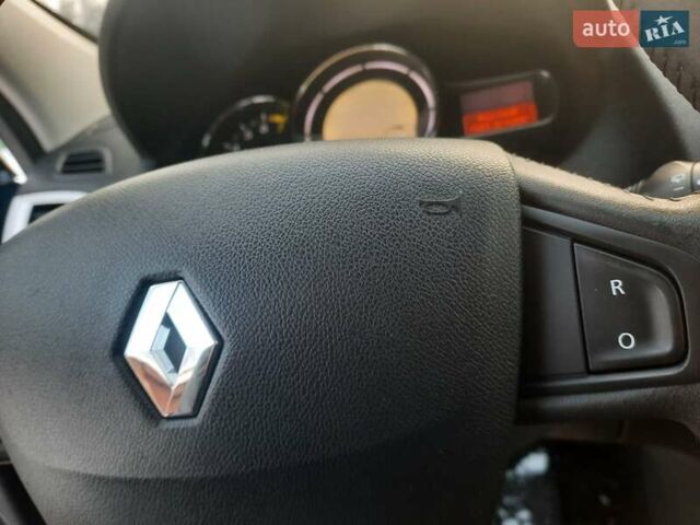Синій Рено Меган, об'ємом двигуна 1.6 л та пробігом 178 тис. км за 7900 $, фото 42 на Automoto.ua