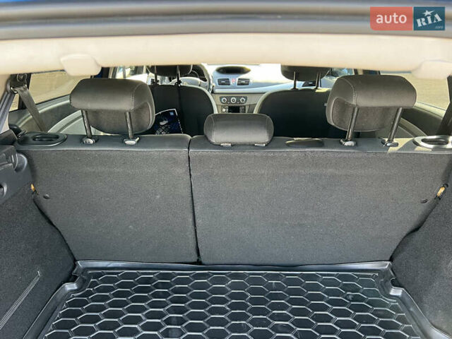 Синий Рено Меган, объемом двигателя 1.6 л и пробегом 218 тыс. км за 6800 $, фото 12 на Automoto.ua