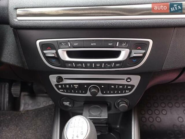 Синий Рено Меган, объемом двигателя 1.5 л и пробегом 247 тыс. км за 6950 $, фото 18 на Automoto.ua