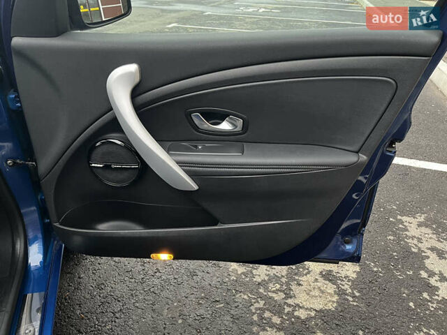 Синий Рено Меган, объемом двигателя 1.4 л и пробегом 238 тыс. км за 6999 $, фото 72 на Automoto.ua
