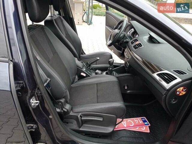 Синий Рено Меган, объемом двигателя 1.5 л и пробегом 247 тыс. км за 6950 $, фото 13 на Automoto.ua