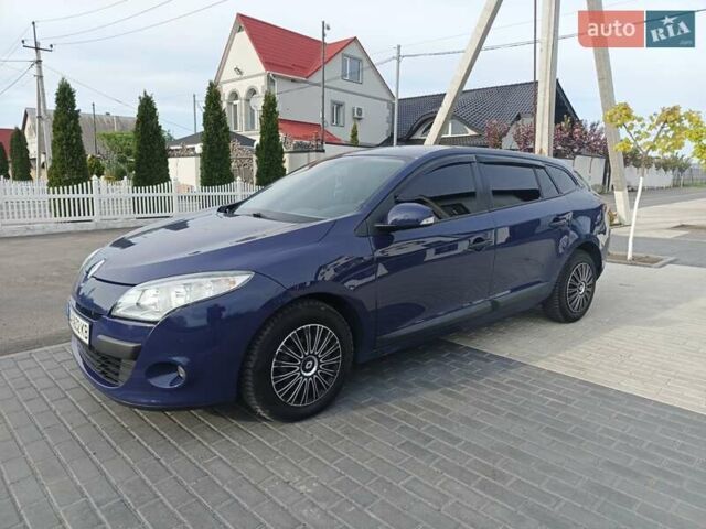 Синий Рено Меган, объемом двигателя 1.46 л и пробегом 258 тыс. км за 6800 $, фото 1 на Automoto.ua