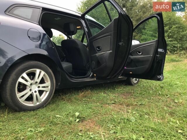Синий Рено Меган, объемом двигателя 1.5 л и пробегом 300 тыс. км за 5600 $, фото 29 на Automoto.ua