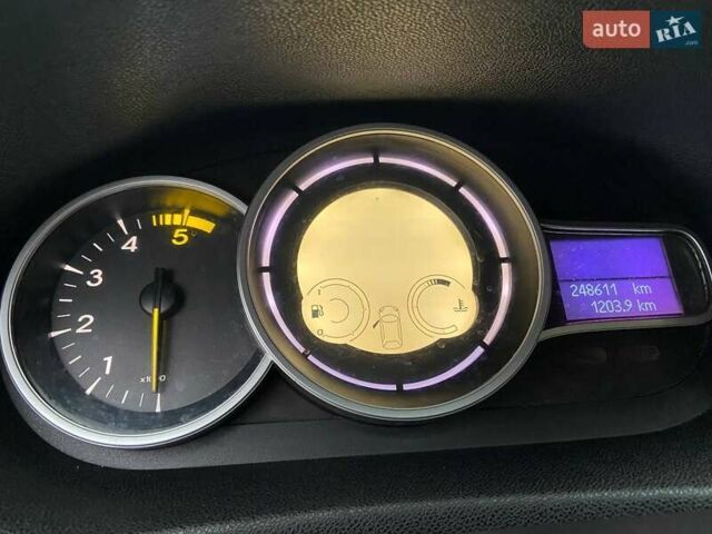 Синий Рено Меган, объемом двигателя 1.46 л и пробегом 248 тыс. км за 6000 $, фото 14 на Automoto.ua