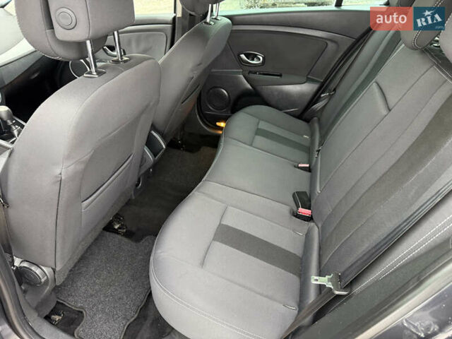 Синий Рено Меган, объемом двигателя 1.5 л и пробегом 217 тыс. км за 8700 $, фото 13 на Automoto.ua