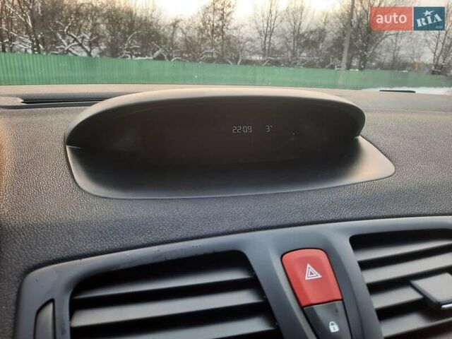 Синій Рено Меган, об'ємом двигуна 1.6 л та пробігом 178 тис. км за 7900 $, фото 45 на Automoto.ua