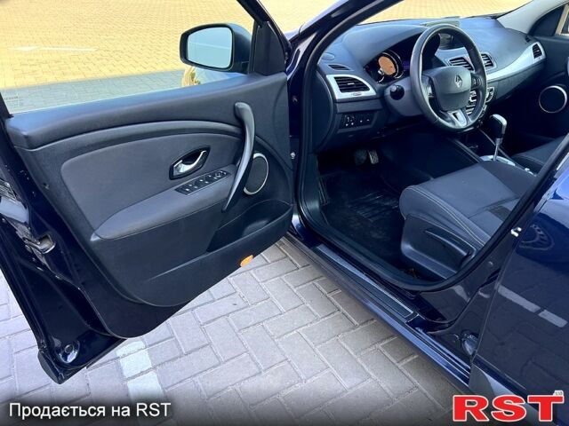 Синий Рено Меган, объемом двигателя 1.5 л и пробегом 225 тыс. км за 7200 $, фото 4 на Automoto.ua