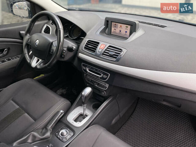Рено Меган 2011 в Киеве на Automoto.ua Синий Рено Меган, объемом двигателя 1.5 л и пробегом 356 тыс. км за 6700 $, фото 16 на Automoto.ua