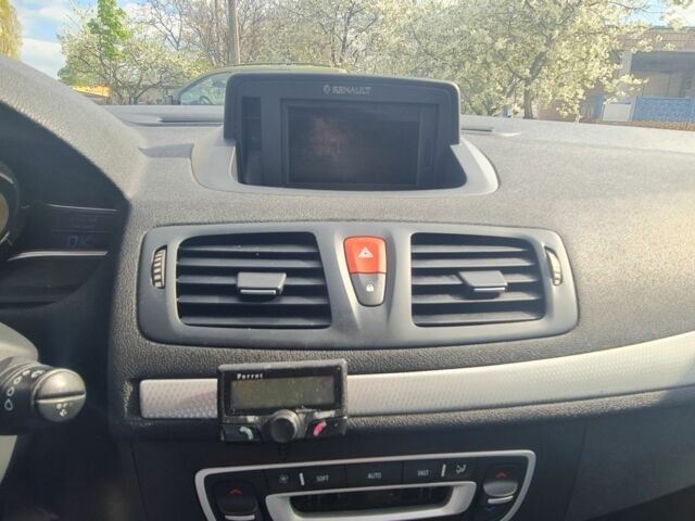 Синий Рено Меган, объемом двигателя 0 л и пробегом 264 тыс. км за 7300 $, фото 5 на Automoto.ua