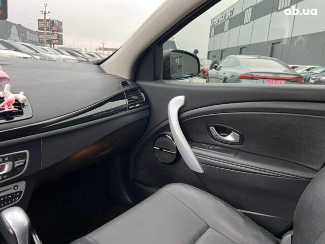 Синій Рено Меган, об'ємом двигуна 1.5 л та пробігом 232 тис. км за 9190 $, фото 34 на Automoto.ua