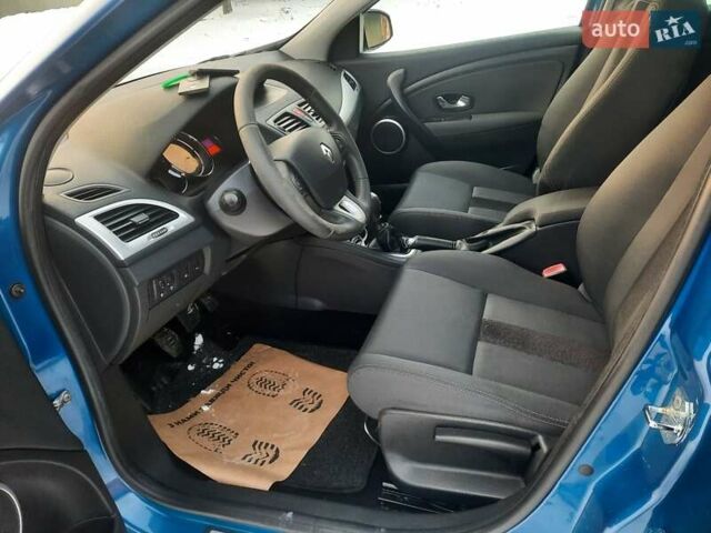 Синій Рено Меган, об'ємом двигуна 1.6 л та пробігом 178 тис. км за 7900 $, фото 37 на Automoto.ua