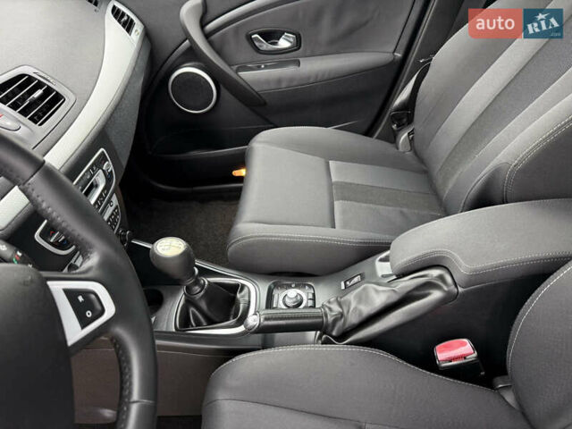 Синий Рено Меган, объемом двигателя 1.5 л и пробегом 217 тыс. км за 8700 $, фото 15 на Automoto.ua