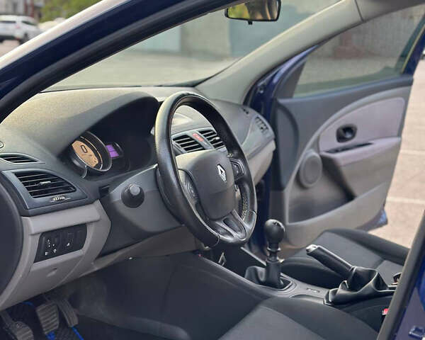 Рено Меган 2011 у Дніпро (Дніпропетровську) на Automoto.ua Синій Рено Меган, об'ємом двигуна 1.5 л та пробігом 231 тис. км за 7300 $, фото 12 на Automoto.ua