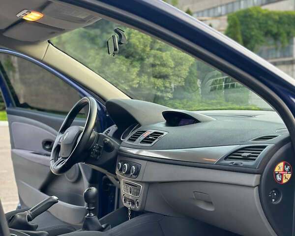 Рено Меган 2011 у Дніпро (Дніпропетровську) на Automoto.ua Синій Рено Меган, об'ємом двигуна 1.5 л та пробігом 231 тис. км за 7300 $, фото 9 на Automoto.ua