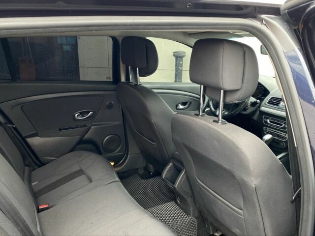 Синий Рено Меган, объемом двигателя 1.5 л и пробегом 356 тыс. км за 6750 $, фото 21 на Automoto.ua