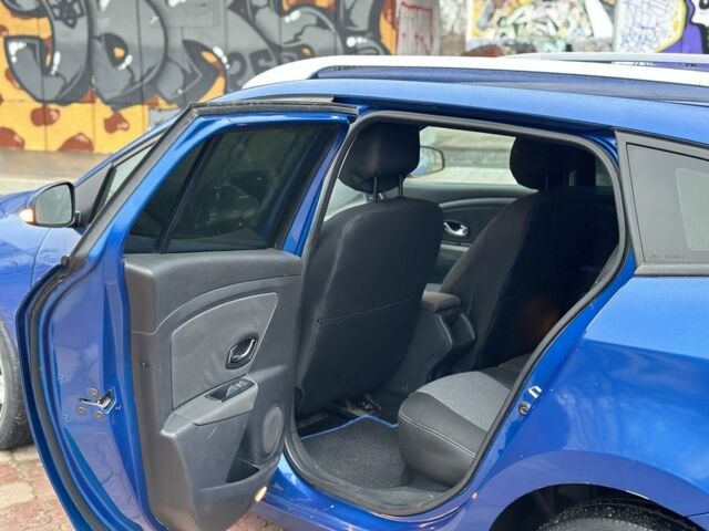 Синий Рено Меган, объемом двигателя 1.5 л и пробегом 270 тыс. км за 5700 $, фото 11 на Automoto.ua