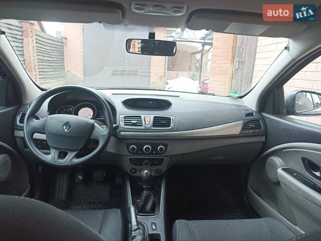 Синий Рено Меган, объемом двигателя 1.6 л и пробегом 180 тыс. км за 6950 $, фото 13 на Automoto.ua