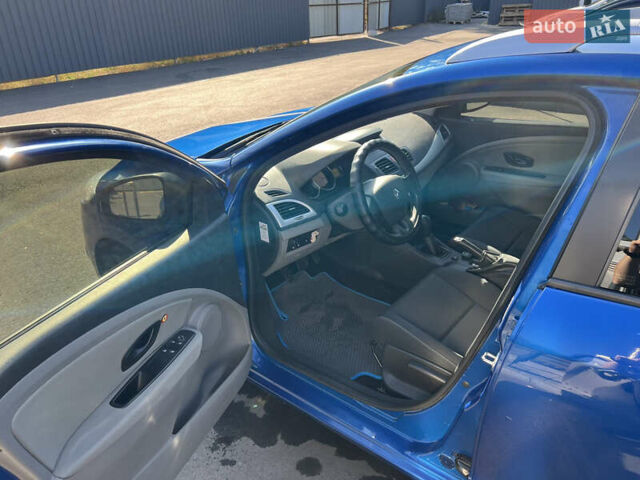 Синий Рено Меган, объемом двигателя 1.6 л и пробегом 218 тыс. км за 6800 $, фото 5 на Automoto.ua