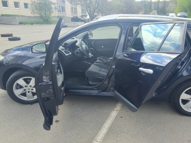 Синий Рено Меган, объемом двигателя 0 л и пробегом 264 тыс. км за 7300 $, фото 9 на Automoto.ua