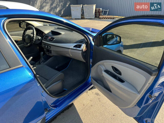 Синий Рено Меган, объемом двигателя 1.6 л и пробегом 218 тыс. км за 6800 $, фото 8 на Automoto.ua
