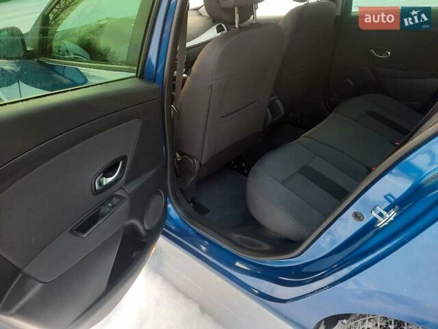 Синій Рено Меган, об'ємом двигуна 1.6 л та пробігом 178 тис. км за 7900 $, фото 48 на Automoto.ua