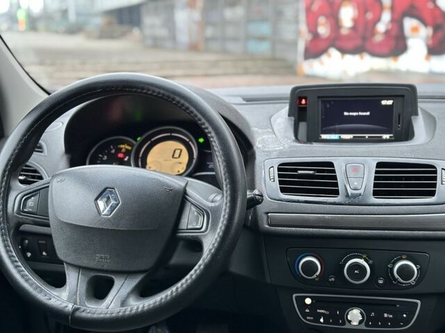 Синий Рено Меган, объемом двигателя 1.5 л и пробегом 270 тыс. км за 5700 $, фото 7 на Automoto.ua