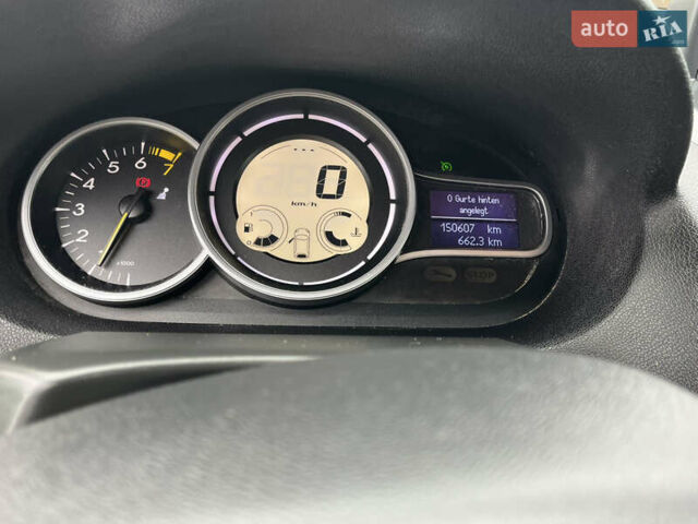 Синий Рено Меган, объемом двигателя 1.6 л и пробегом 150 тыс. км за 7200 $, фото 36 на Automoto.ua