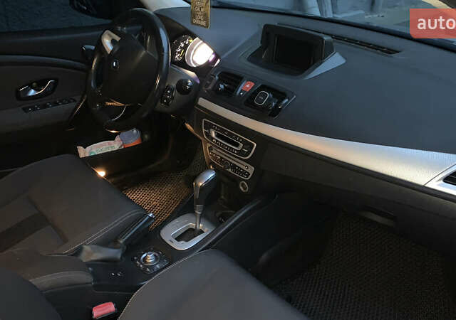 Синий Рено Меган, объемом двигателя 1.46 л и пробегом 356 тыс. км за 6200 $, фото 5 на Automoto.ua