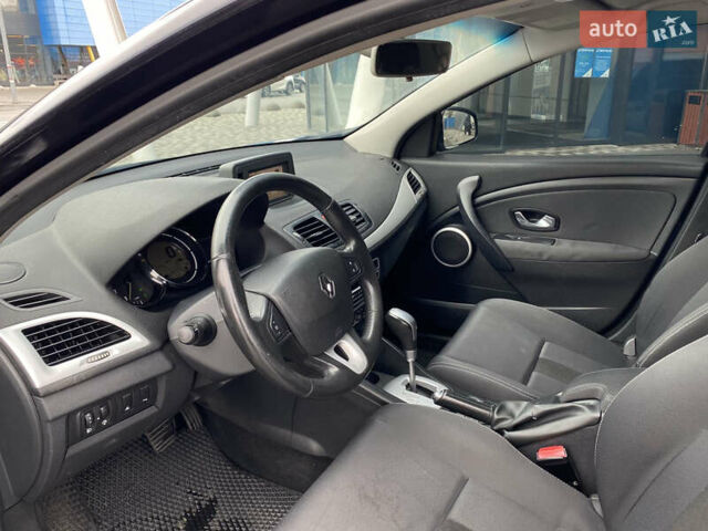 Рено Меган 2011 в Киеве на Automoto.ua Синий Рено Меган, объемом двигателя 1.5 л и пробегом 356 тыс. км за 6700 $, фото 17 на Automoto.ua