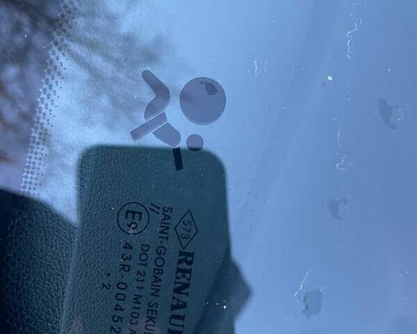 Синій Рено Меган, об'ємом двигуна 1.6 л та пробігом 211 тис. км за 7250 $, фото 40 на Automoto.ua