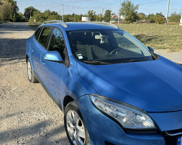 Синий Рено Меган, объемом двигателя 1.46 л и пробегом 280 тыс. км за 7000 $, фото 3 на Automoto.ua
