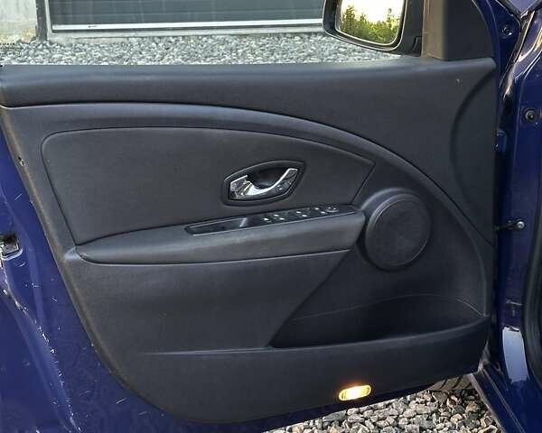 Синій Рено Меган, об'ємом двигуна 1.6 л та пробігом 211 тис. км за 7300 $, фото 13 на Automoto.ua