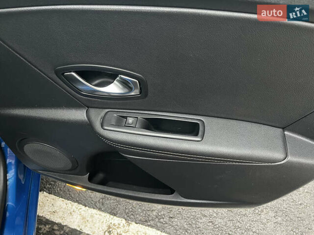 Синій Рено Меган, об'ємом двигуна 1.4 л та пробігом 238 тис. км за 6950 $, фото 67 на Automoto.ua