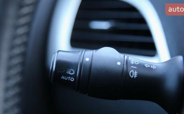 Синій Рено Меган, об'ємом двигуна 1.4 л та пробігом 214 тис. км за 8400 $, фото 21 на Automoto.ua