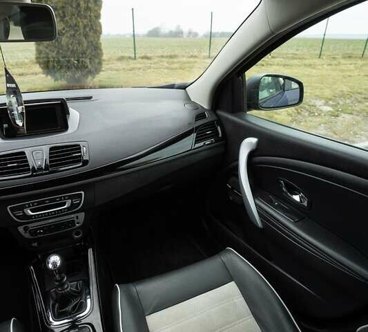 Синий Рено Меган, объемом двигателя 1.46 л и пробегом 197 тыс. км за 8199 $, фото 63 на Automoto.ua