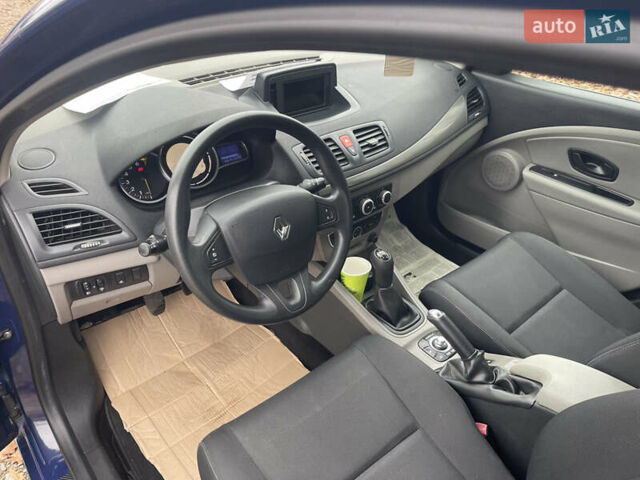 Синий Рено Меган, объемом двигателя 1.6 л и пробегом 175 тыс. км за 7500 $, фото 35 на Automoto.ua