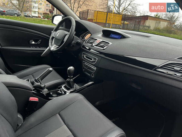 Синій Рено Меган, об'ємом двигуна 1.4 л та пробігом 238 тис. км за 6950 $, фото 77 на Automoto.ua