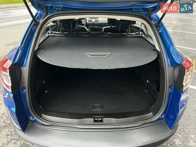 Синий Рено Меган, объемом двигателя 1.4 л и пробегом 238 тыс. км за 6950 $, фото 90 на Automoto.ua