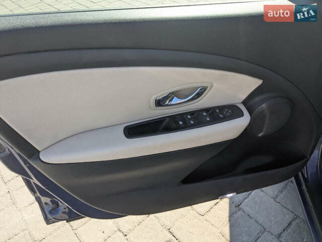 Синий Рено Меган, объемом двигателя 1.6 л и пробегом 280 тыс. км за 7500 $, фото 15 на Automoto.ua