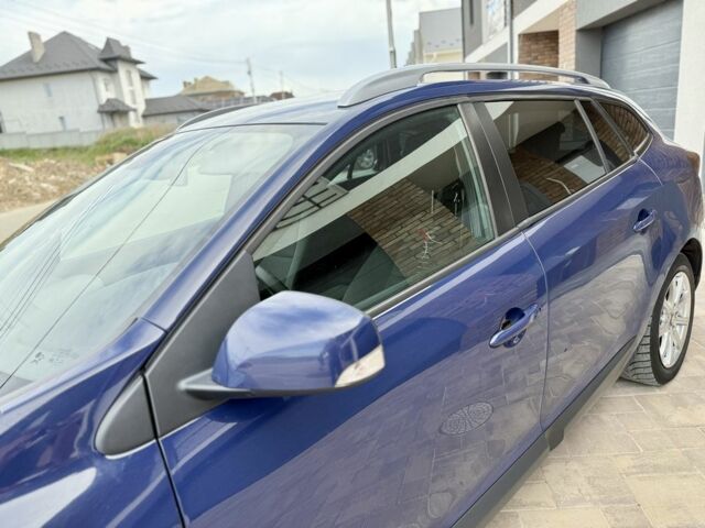 Синий Рено Меган, объемом двигателя 1.9 л и пробегом 210 тыс. км за 4200 $, фото 4 на Automoto.ua