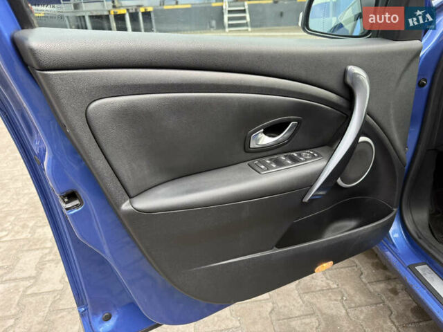 Синий Рено Меган, объемом двигателя 1.6 л и пробегом 338 тыс. км за 6999 $, фото 29 на Automoto.ua