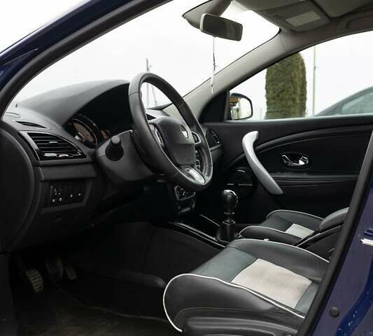 Синий Рено Меган, объемом двигателя 1.46 л и пробегом 197 тыс. км за 8199 $, фото 97 на Automoto.ua