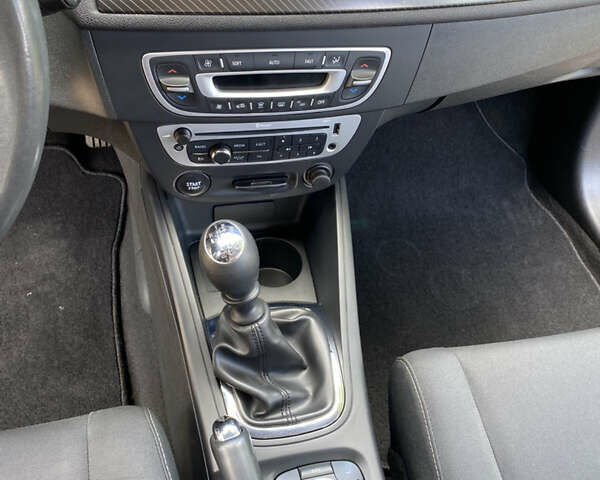 Синий Рено Меган, объемом двигателя 1.5 л и пробегом 284 тыс. км за 8300 $, фото 18 на Automoto.ua